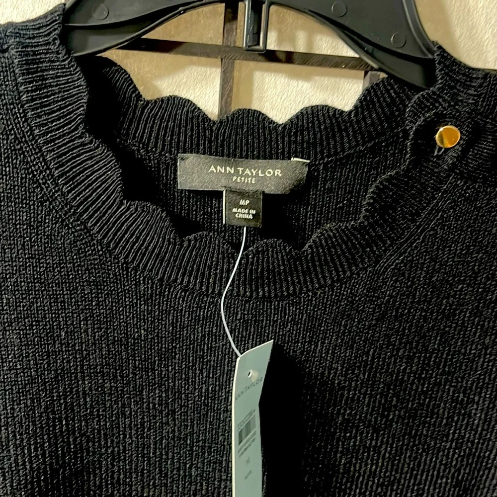 Ann Taylor Black Scalloped Sweater Shell Sleeveless Pullover Size MP - Picture 5 of 5